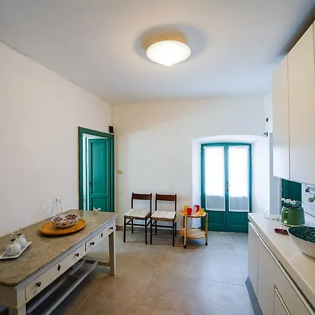 Charming Il Motto With Pool Verbania